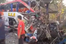 Tabrakan Maut Bus Eka...