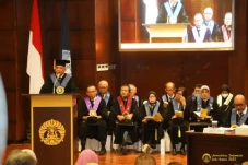 Guru Besar UI: Advanced...