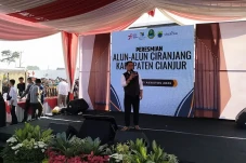 Resmikan Alun-Alun Ciranjang,...