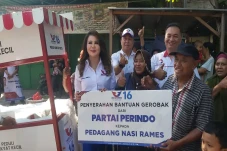 Pedagang Nasi rames...