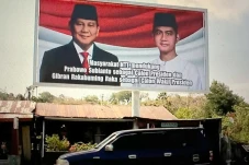 Heboh Baliho Capres...