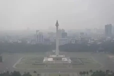 Atasi Polusi Udara di...