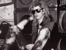4 Motor Duff McKagan...