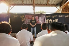 Crivisaya Ganjar Beri...
