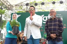 Kunjungi West Java Festival,...