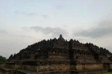 Puncak Stupa Utama Candi...