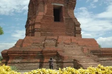 Kisah Candi Brahu di...