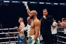 Chris Eubank Jr. Akui...