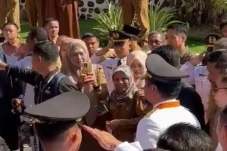Akhiri Jabatan Gubernur...