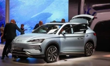 Mobil China Mulai Serbu...