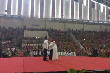 Pelukan Hangat dan Air...
