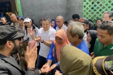 Dapat Bantuan Uang Kaget,...