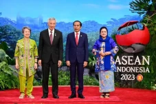 Iriana Jokowi Anggun...