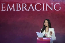 Raline Shah Jadi Pembicara...