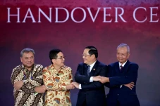 Resmi! RI Serahkan Estafet...