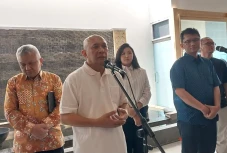 Teten Tegas Menolak...