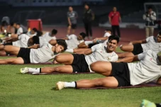 Perbandingan Antar Lini...