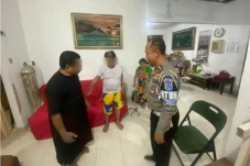 Viral Pria Lansia Berkendara...