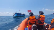 Terombang-ambing di...