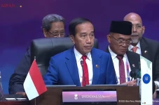 Jokowi: Bagi ASEAN,...