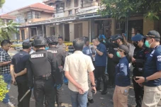 Ledakan Keras Rusak...