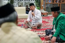 Mardiono Dialog dengan...