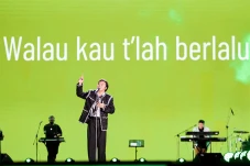 Buka Penampilan dengan...
