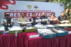 Bea Cukai Bandara Soetta...