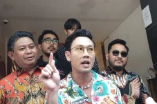 Denny Sumargo dan Olivia...