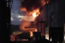 Gudang Ban dan Oli Terbakar,...