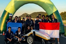 Berlaga di Ajang Dunia,...