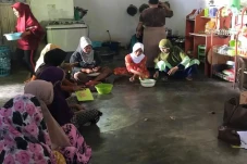Asah Kreativitas Ibu-ibu,...