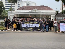 Gelar Gerak Jalan, Relawan...