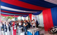 Warga Antusias Hadiri...