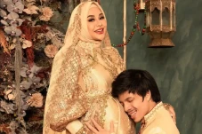 Aurel Hermansyah Gelar...