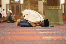 Adab Berdoa dalam Salat...