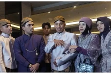 Orang Tua Komentari...