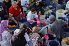 Salurkan Air Bersih,...