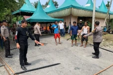 Tragis! Pindahkan Tenda...