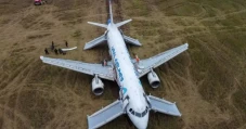 Pesawat Ural Airlines...