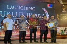 Kementan Raih Penghargaan...