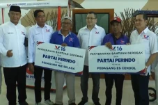 Dapat Bantuan Gerobak...