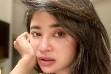 Dewi Perssik dan Pilot...