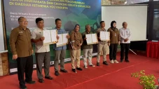 Kemenparekraf Bantu...