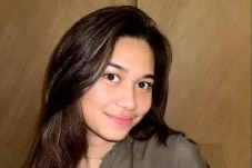 Azizah Salsha Pakai...