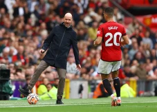 Manchester United Dipermalukan...