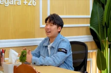 Jeong Seok-seo Sedih...
