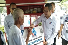 Suparlan Semringah Menerima...