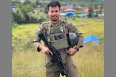 Baku Tembak dengan KKB...