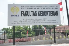 Universitas Ini Memperbolehkan...